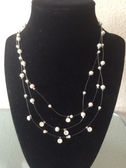 (5) Necklaces w/ pearl-like accents