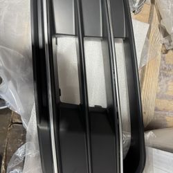 2020 Front Bumper Insert Audi Q5 Left Drivers Side 