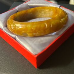 Jadeite / Jade honey Dragon & Phoenix bangle 