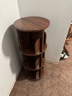 Rotating bookshelf