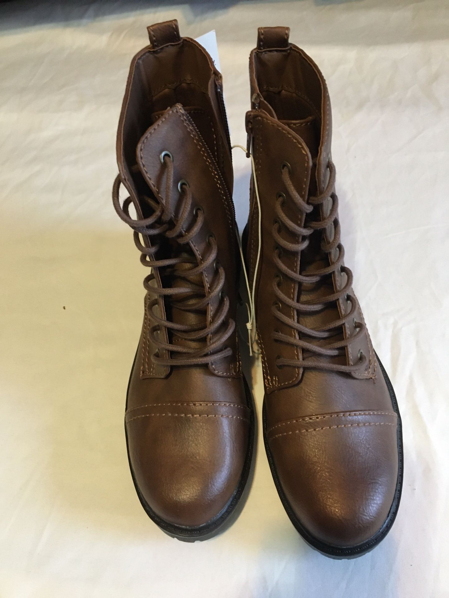 Universal Thread Ladies 8.5 & 6, Brown “Hiking”Boots