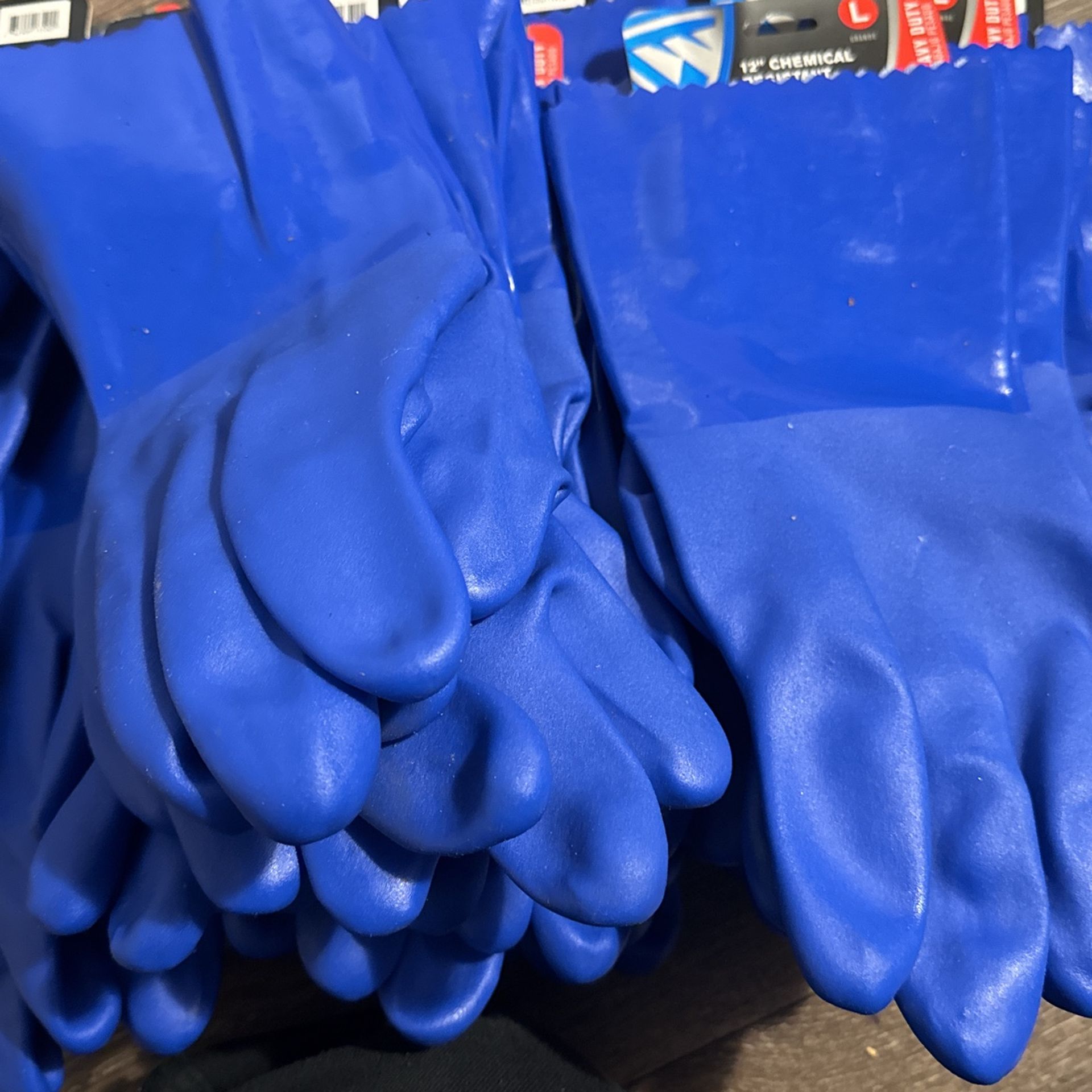 Gloves 16 Peers
