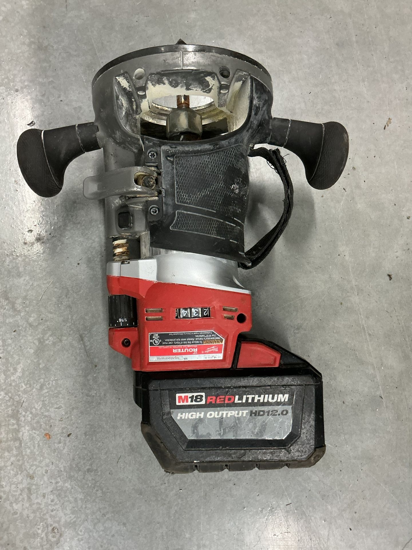 Milwaukee M18 FUEL 18V Lithium-Ion Cordless Brushless 1/2 in. Router And HD12 Battery