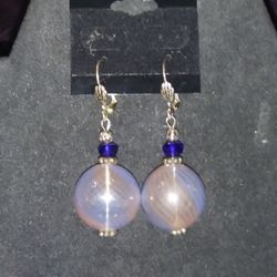 Handcrafted Blue Swirl Glass Ball Dangle Drop Earrings Silver

New Condition!!

**Bundle and save with combined shipping**