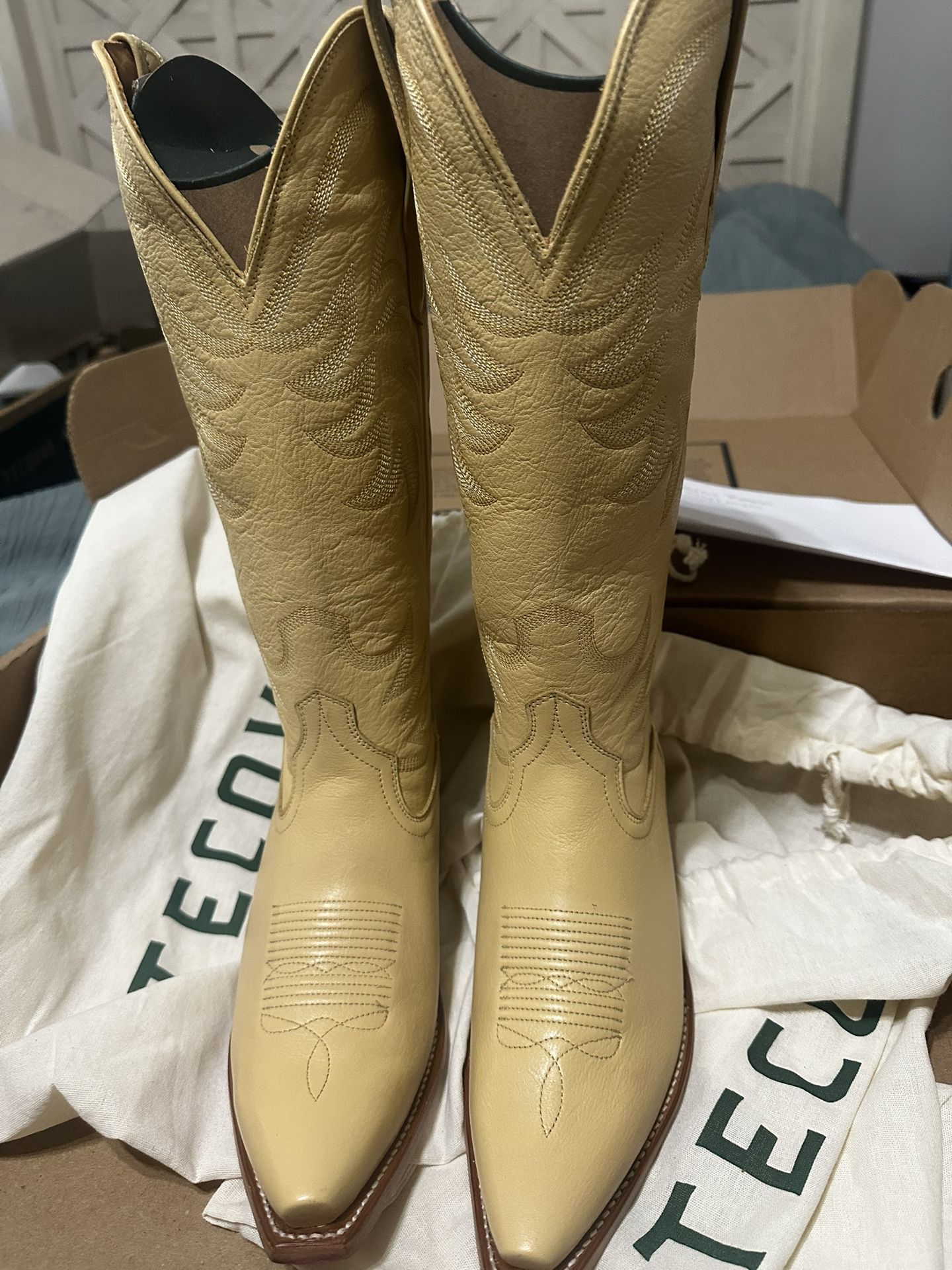 Tecovas Annie marigold Boots Size 8