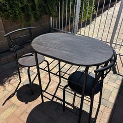 Small Nook Table With Two Chairs 