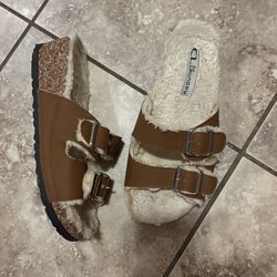 Women’s sandals size 8