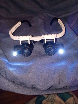 Jeweler/watchmakers lighted magnifying glasses