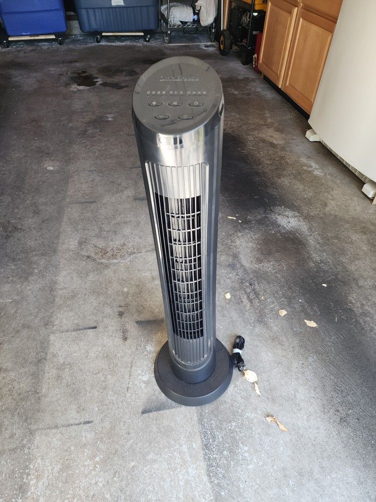 OmniBreezer Tower Fan 