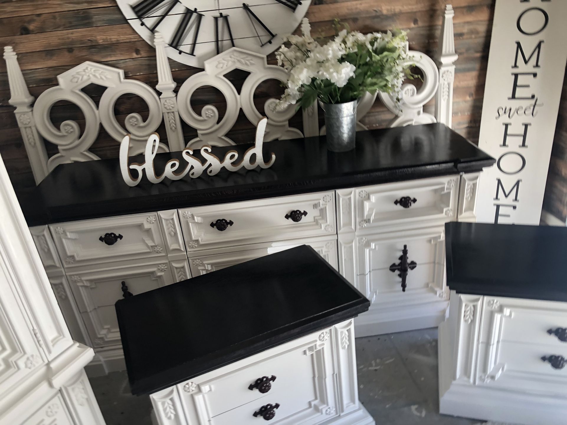 Beautiful Farmhouse Style King Bedroom Set