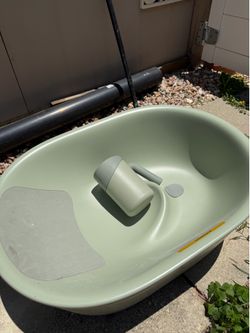 Lalo Bathtub