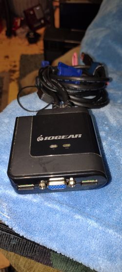 LOGEAR Adapter TWO COMPUTERS ONE MONITER