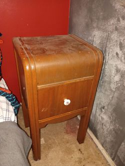 Wood Nightstand with one Drawer