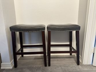 1 Comfortable Bar Style Stool