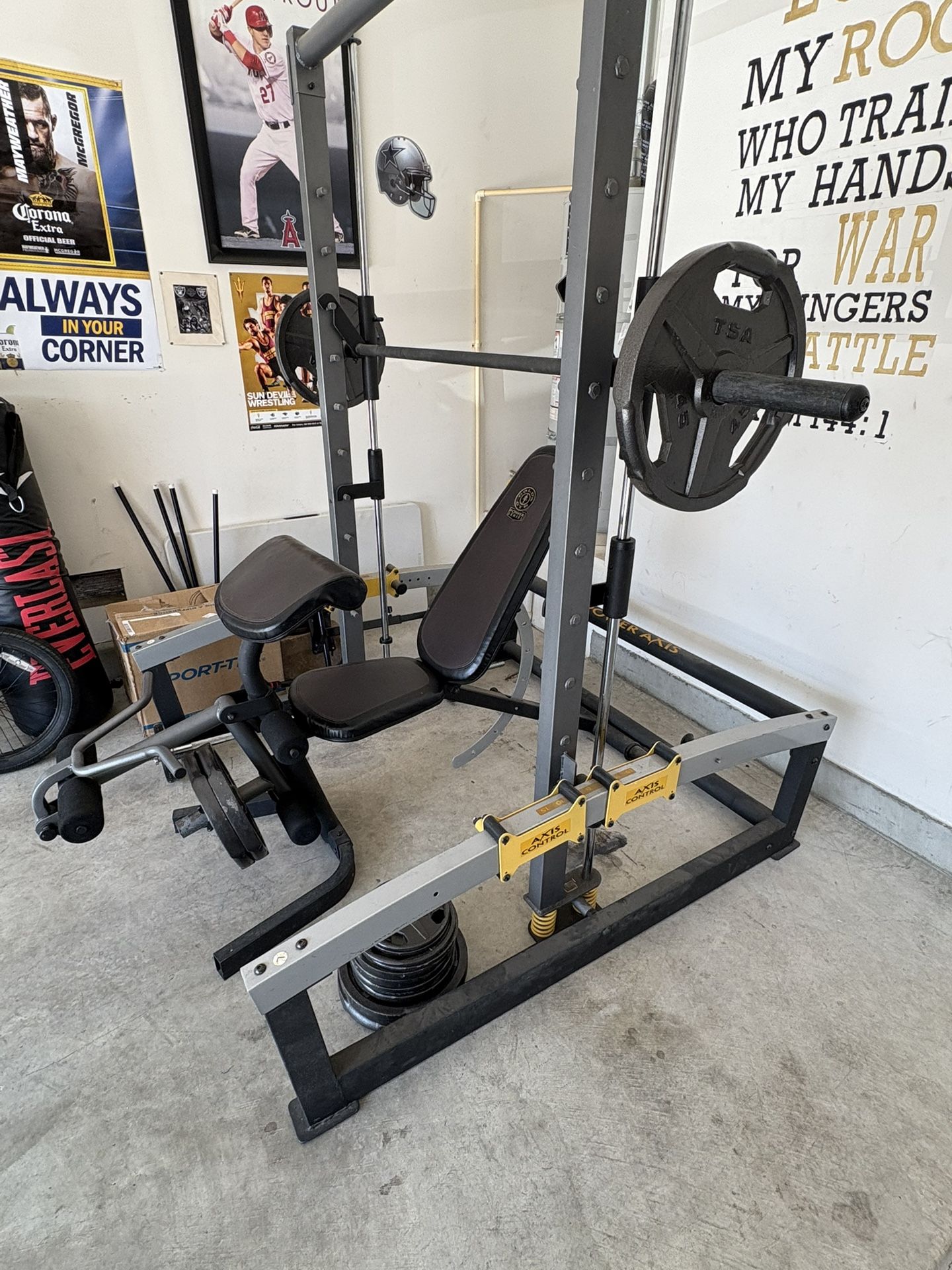Smith Machine/Adjust Bench/Weights