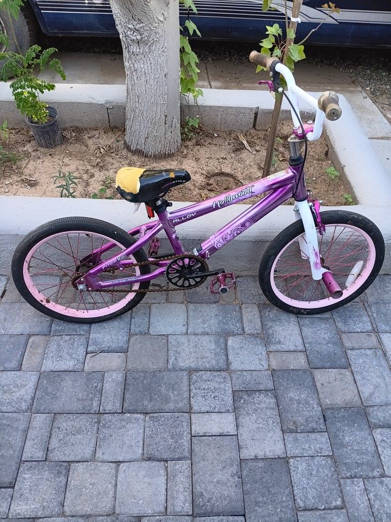 Girls bike In Bicycles In Bikes In Kids Bike In Good Condition