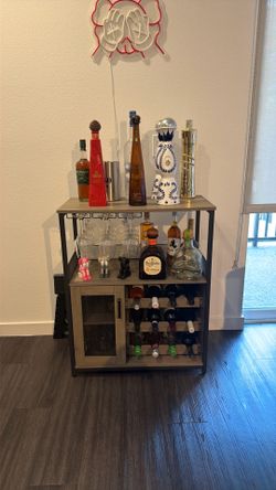 Liquor stand