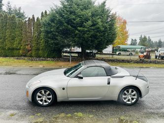 2005 NISSAN 350Z