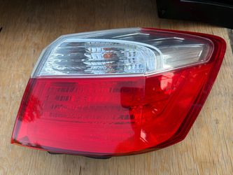 2013-2015 Honda accord passenger side tail light
