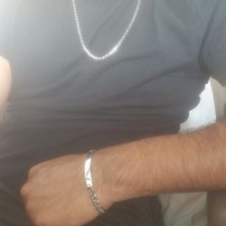 14k Withe Gold Chain And Bracelet 35 Grams Total$2200