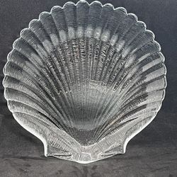 VTG SET OF 8 ARCOROC ARCOPAL COQUILLAGE GLASS SALAD PLATES CLAM SHELL 8"