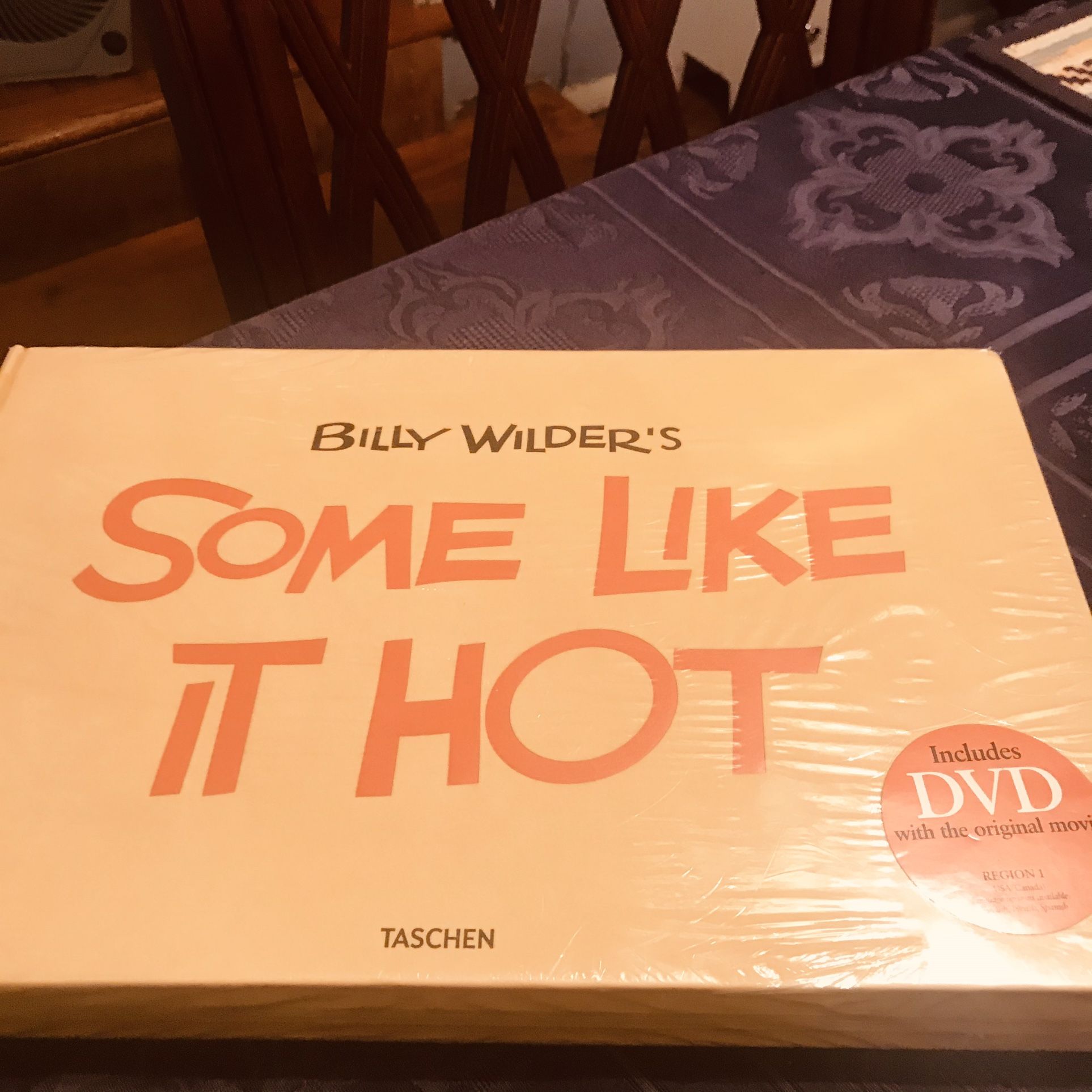Billy Wilder’s Some Like It Hot Book And DVD Taschen (Brand New )
