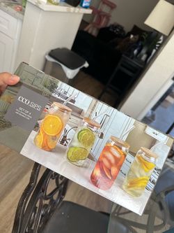 Glass cups with Lids & Straws