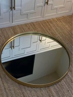 round mirror