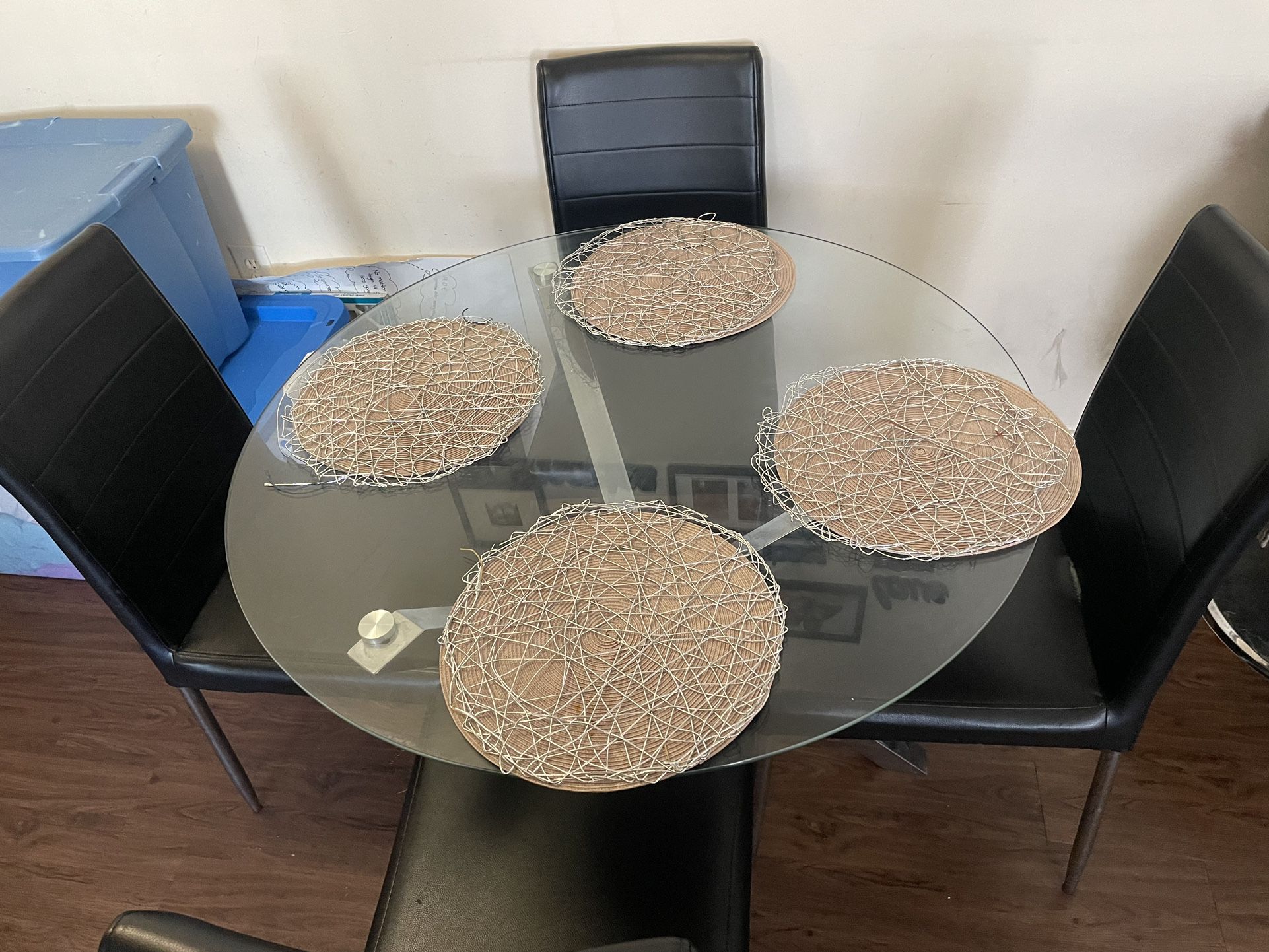 Glass Table PICKUP ONLY NO DELIVERY 