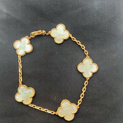 Gold White Clover Bracelet Luxury Style Mother of Pearl (Unisex)