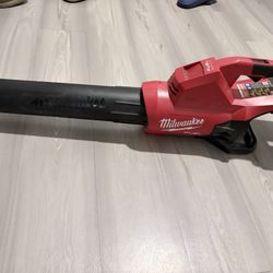 Milwaukee Blower And (2) 8.0 Batteries 
