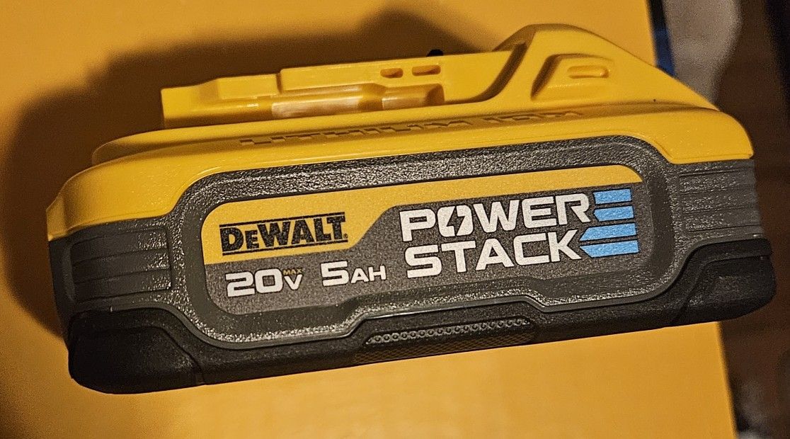 DEWALT Powerstack 20V MAX 5ah Battery(price firm)
