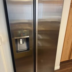 Refrigerator 