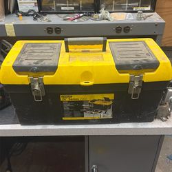 Stanley 24" Series 2000 Tool Box - Large Capacity