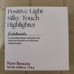 Rare Beauty Highlighter