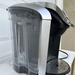 Keurig 2.0 K-400 Series Coffee Maker The Keurig 2.0 K400 (model K2.0-400) is a versatile coffee maker that brews both single K-Cups and 4-cup K-Carafe