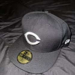 Cincinnati Reds Fitted Hat