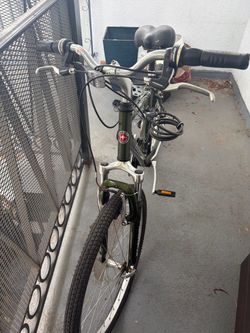 Schwinn Suburban CS bicycle great condition!