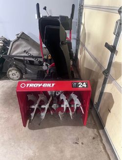 Troy-Bilt 24” 208cc Snow Blower