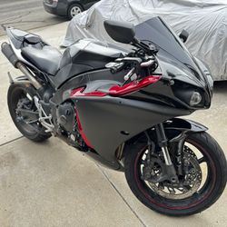 2010 Yamaha R1