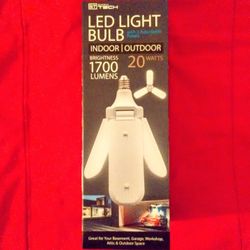 NEW LED light bulb with 3 adjustable panels Indoor & Outdoor 