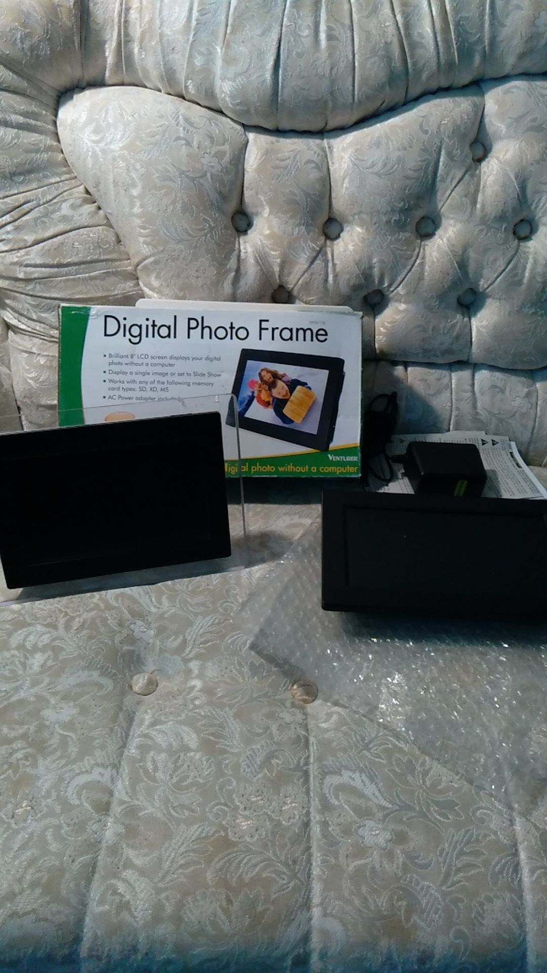 2 Digital Photo Frames