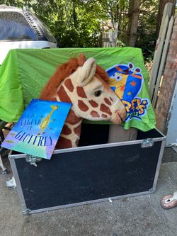 Geoffrey Giraffe costume