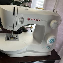 Singer Simple Stitching Machine 3337