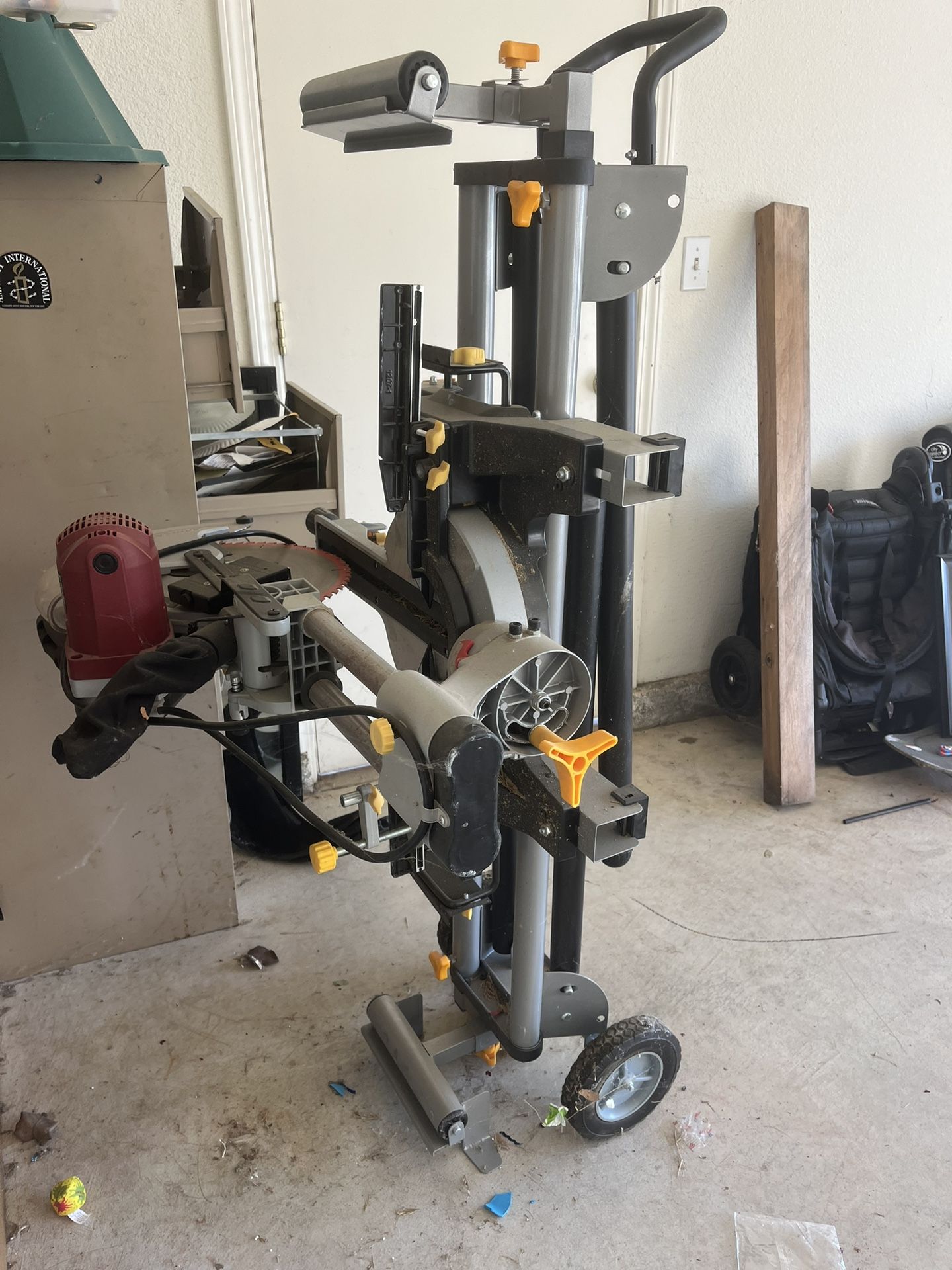 Chicago Electric Saw Folding Saw Table