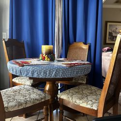 Dinning table With 4 Chairs