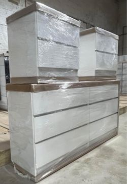 Dresser And 2 Nightstands - Cómoda Y 2 Mesitas de noche