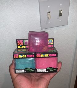 Ice cube needoh