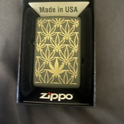 Zippo “All Around Leaf” Design Lighter