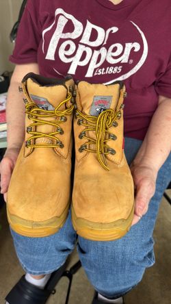 Men’s work boots